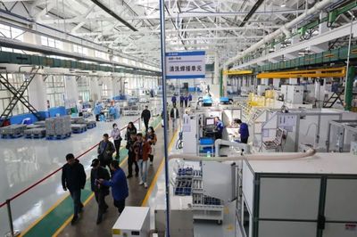 2025年走讀蓮湖區(qū)看發(fā)展主題宣傳活動(dòng)啟動(dòng) 第一站走進(jìn)法士特